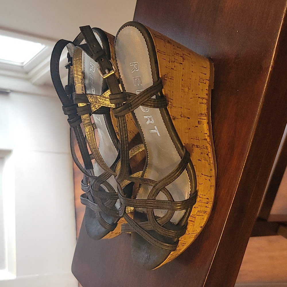 Women's dress shoes